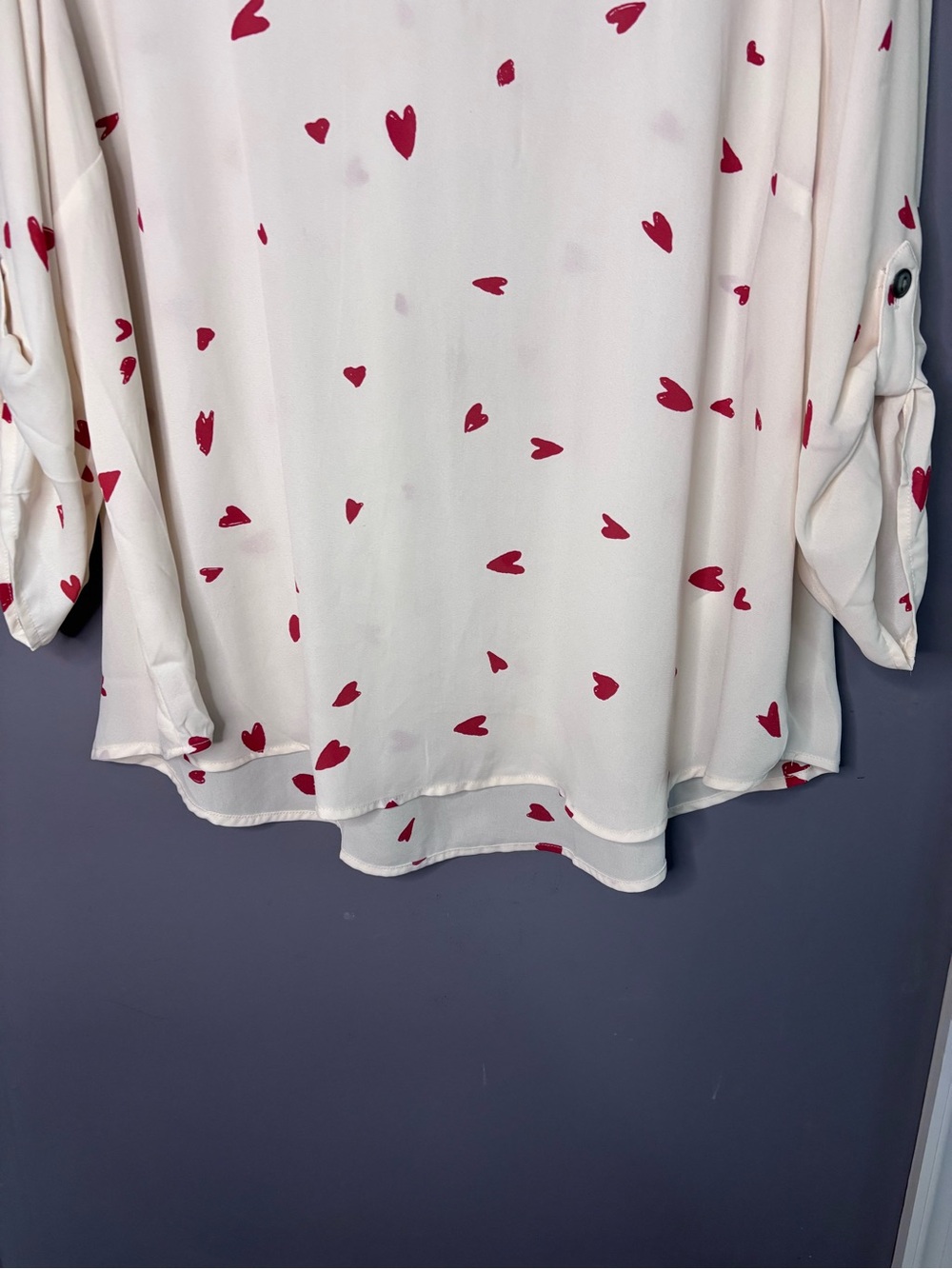 Maurice’s White Red Heart Print Long Sleeve V Neck Blouse 2X - Picture 2 of 7